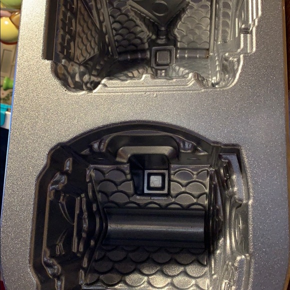 Nordic Ware non-stick Gingerbread/enchanted house - Picture 15 of 16